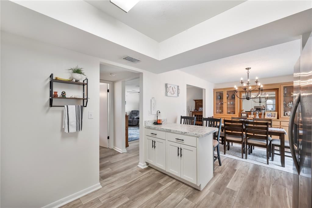 На продажу: $162,000 (2 спален, 2 ванн, 1176 Квадратных фут)