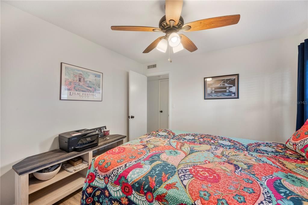 На продажу: $162,000 (2 спален, 2 ванн, 1176 Квадратных фут)