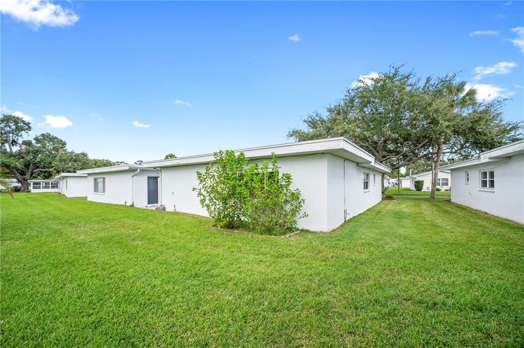 На продажу: $162,000 (2 спален, 2 ванн, 1176 Квадратных фут)