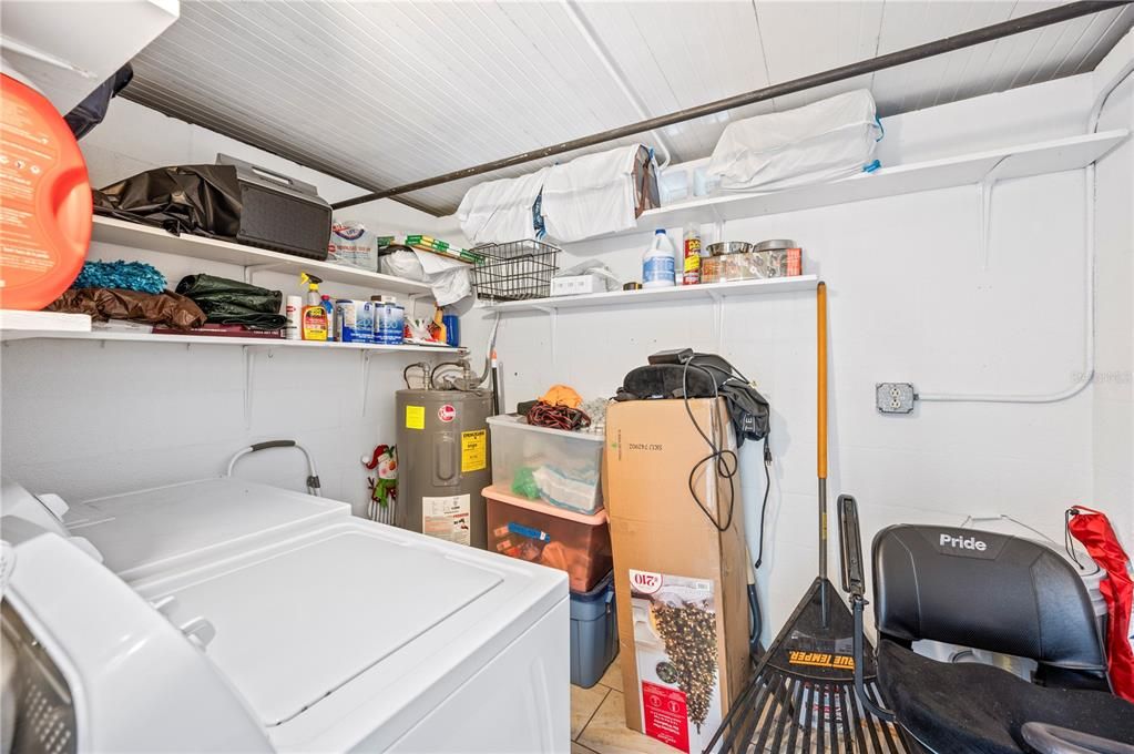 На продажу: $162,000 (2 спален, 2 ванн, 1176 Квадратных фут)