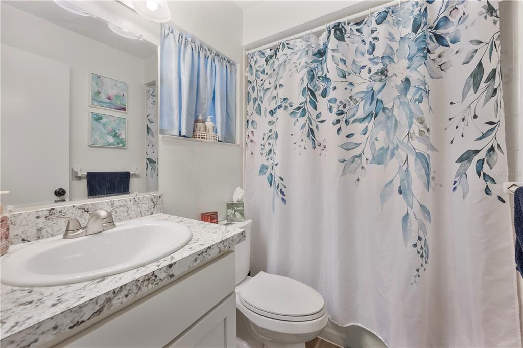 На продажу: $162,000 (2 спален, 2 ванн, 1176 Квадратных фут)