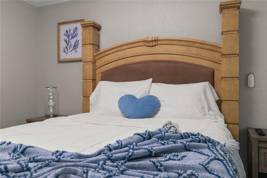 合同活跃: $450,000 (3 贝兹, 3 浴室, 756 平方英尺)