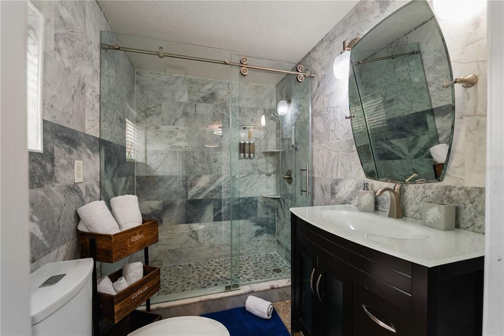 合同活跃: $450,000 (3 贝兹, 3 浴室, 756 平方英尺)