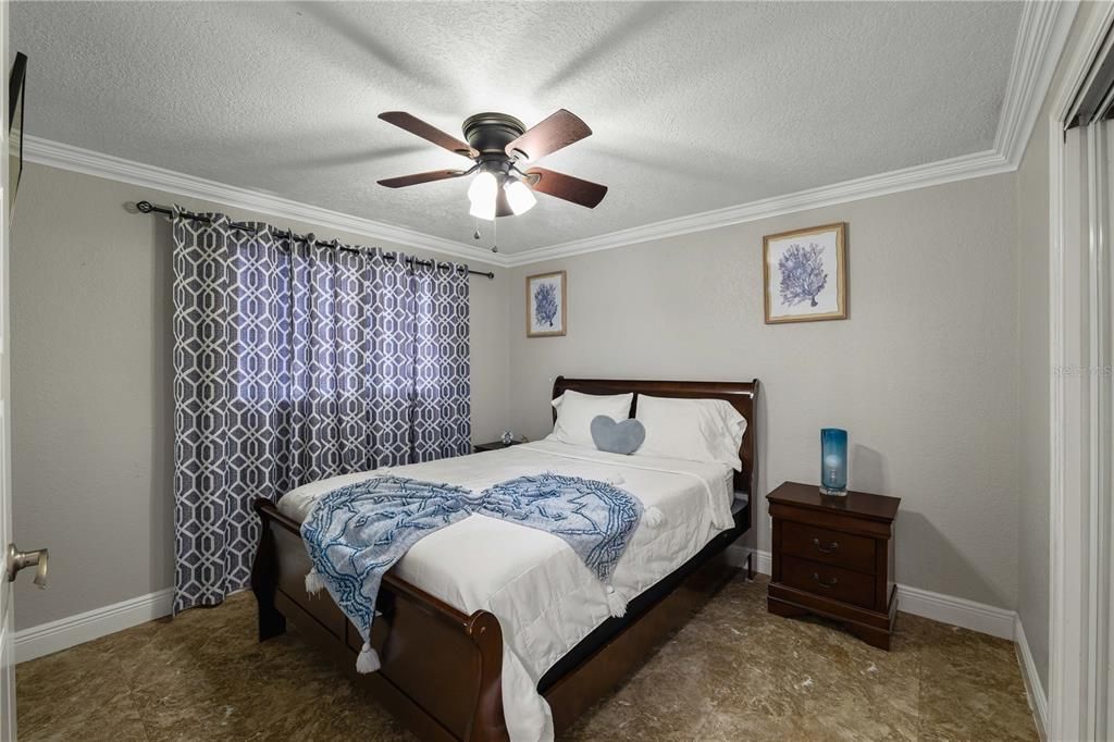 合同活跃: $450,000 (3 贝兹, 3 浴室, 756 平方英尺)