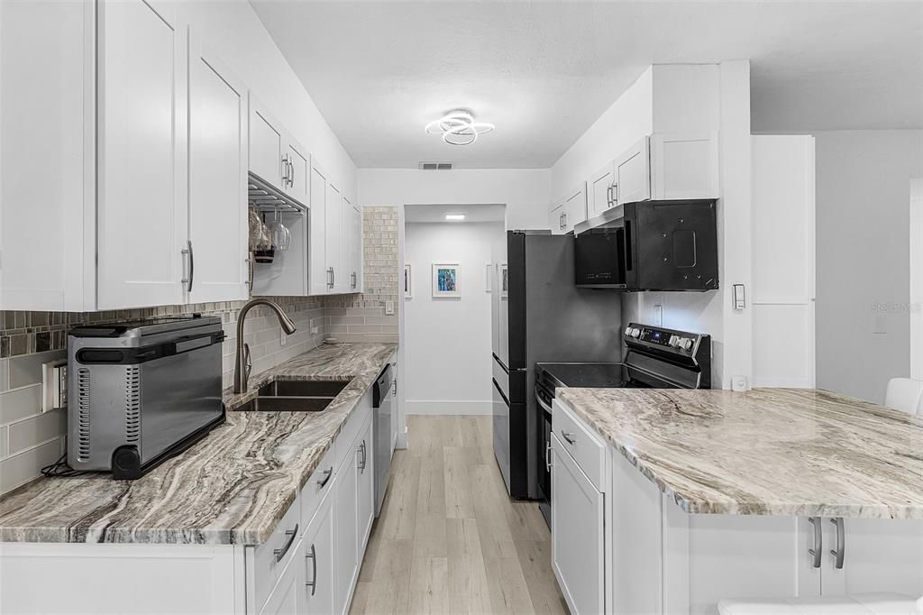 Activo con contrato: $250,000 (3 camas, 2 baños, 1302 Pies cuadrados)