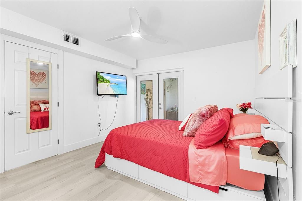 Activo con contrato: $250,000 (3 camas, 2 baños, 1302 Pies cuadrados)