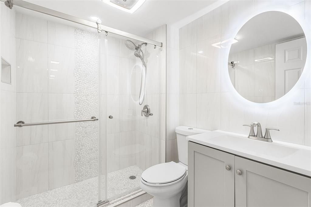 Activo con contrato: $250,000 (3 camas, 2 baños, 1302 Pies cuadrados)