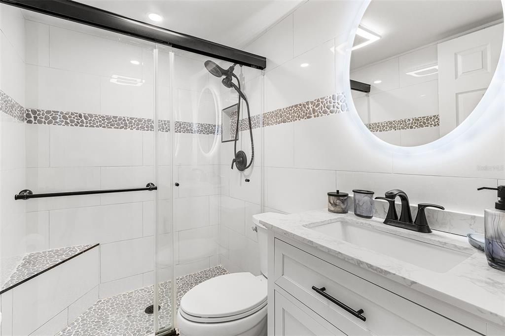 Activo con contrato: $250,000 (3 camas, 2 baños, 1302 Pies cuadrados)