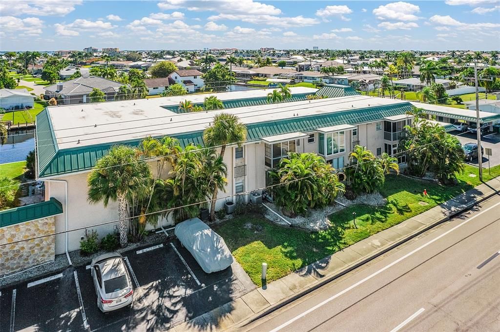 Activo con contrato: $250,000 (3 camas, 2 baños, 1302 Pies cuadrados)