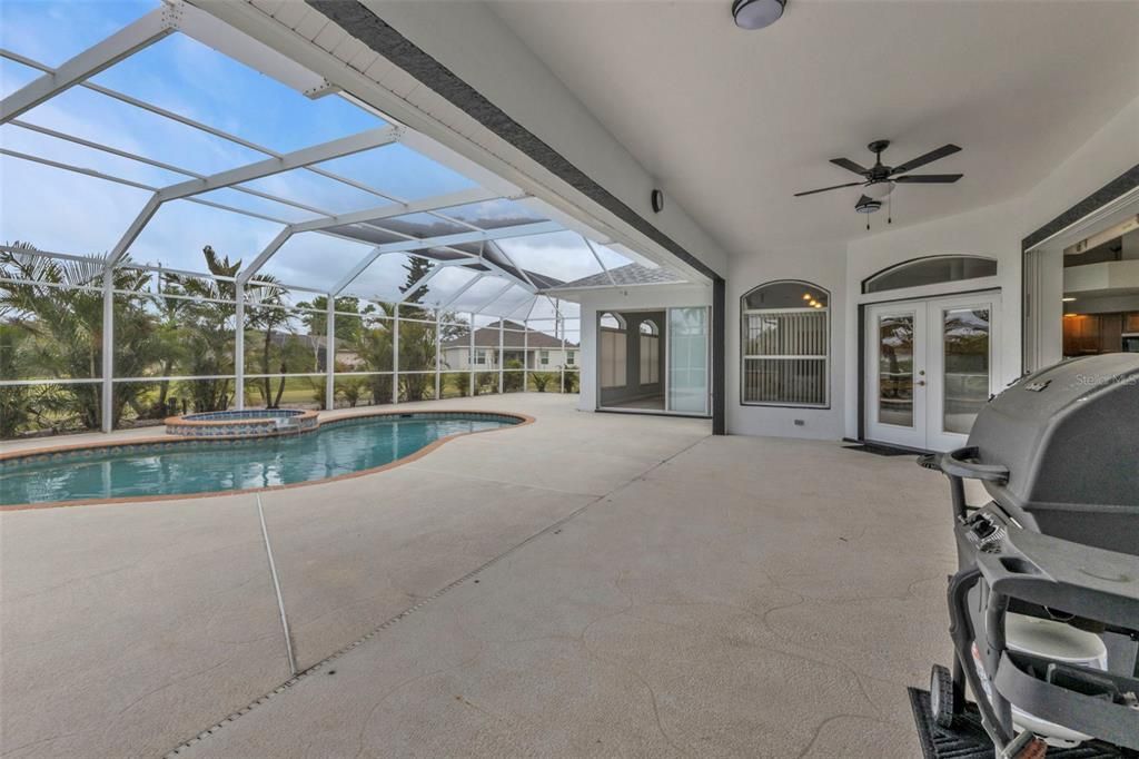 For Sale: $555,555 (3 beds, 2 baths, 2600 Square Feet)