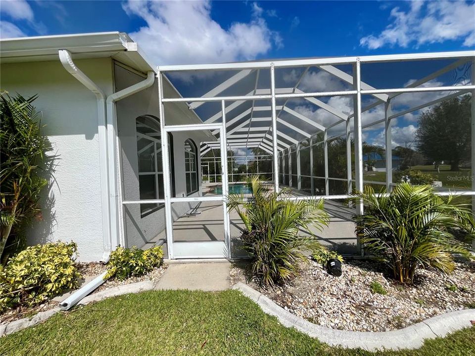 For Sale: $555,555 (3 beds, 2 baths, 2600 Square Feet)