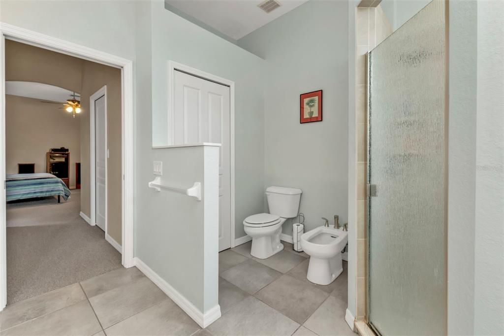 For Sale: $555,555 (3 beds, 2 baths, 2600 Square Feet)