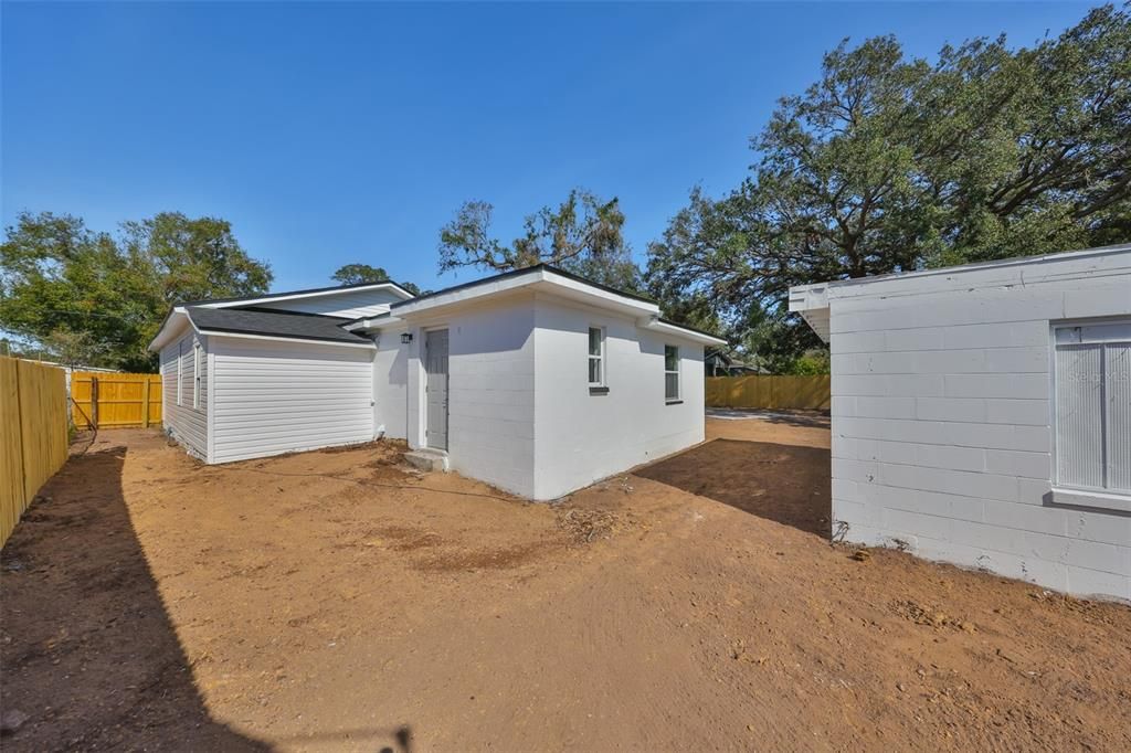 For Sale: $560,000 (5 beds, 3 baths, 2185 Square Feet)