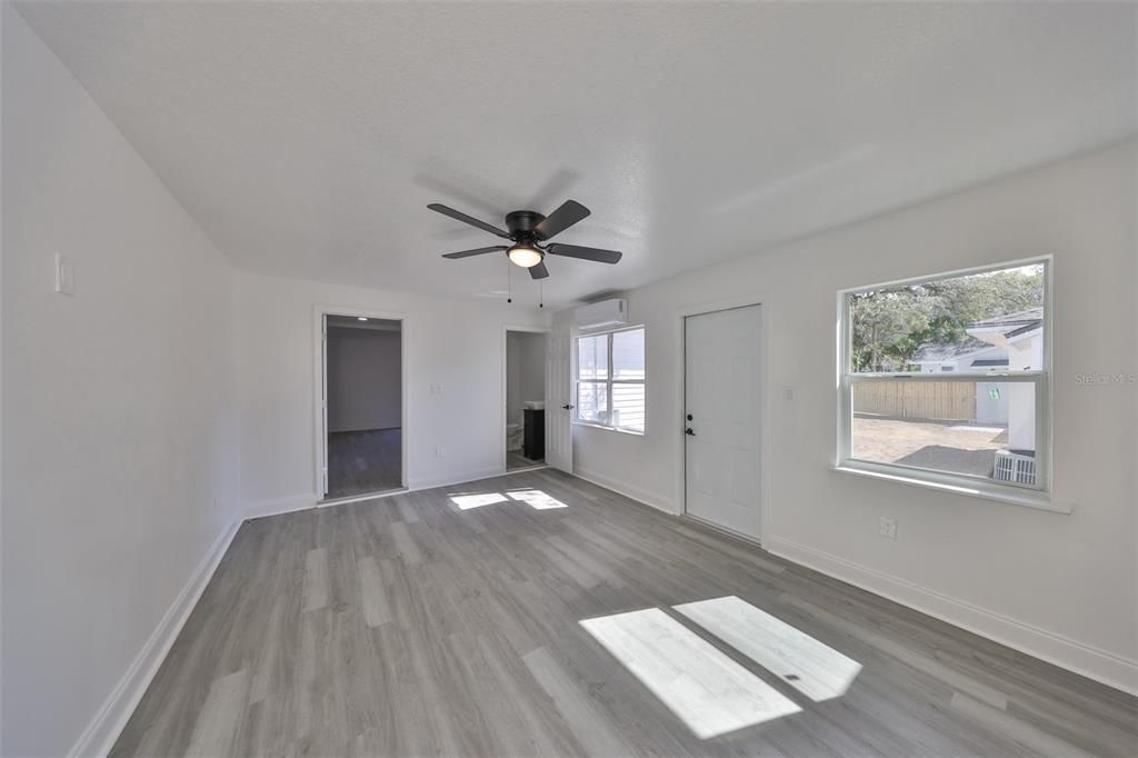 For Sale: $560,000 (5 beds, 3 baths, 2185 Square Feet)