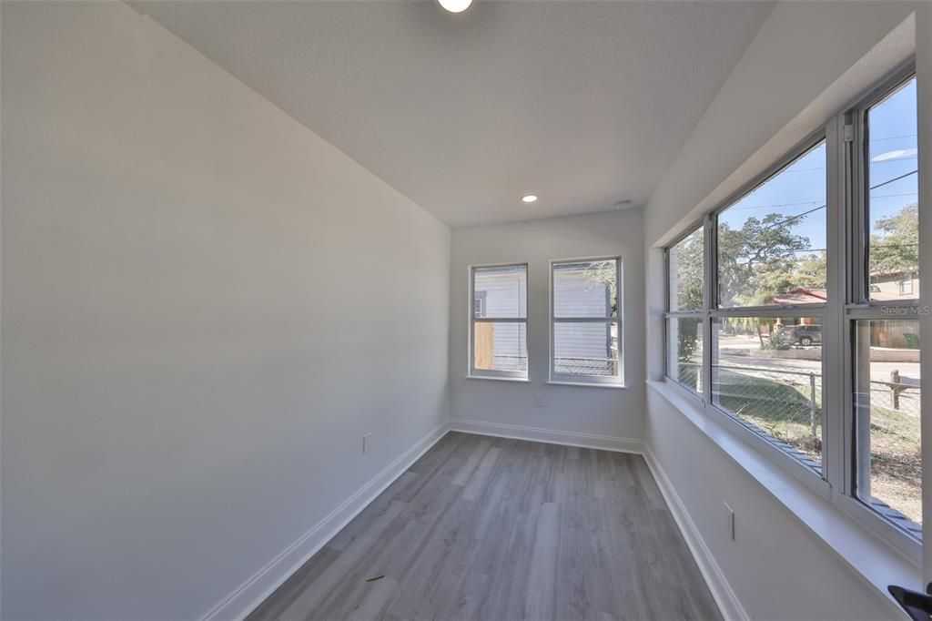 For Sale: $560,000 (5 beds, 3 baths, 2185 Square Feet)