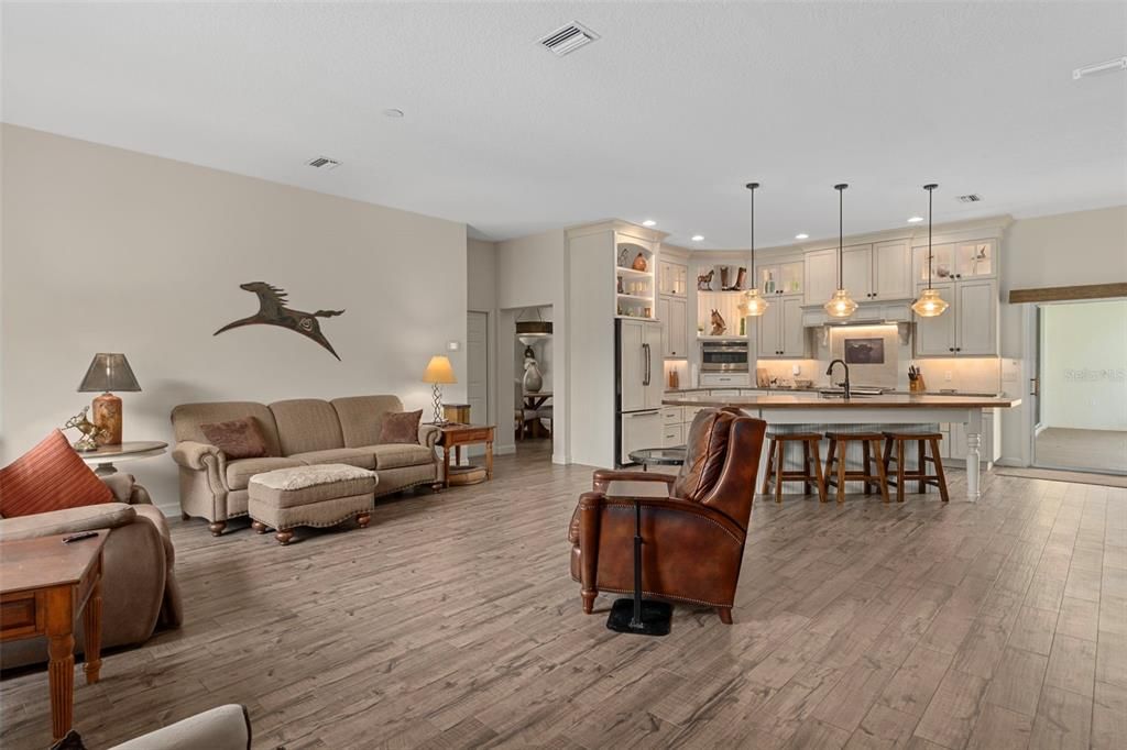 For Sale: $1,100,000 (5 beds, 3 baths, 3744 Square Feet)