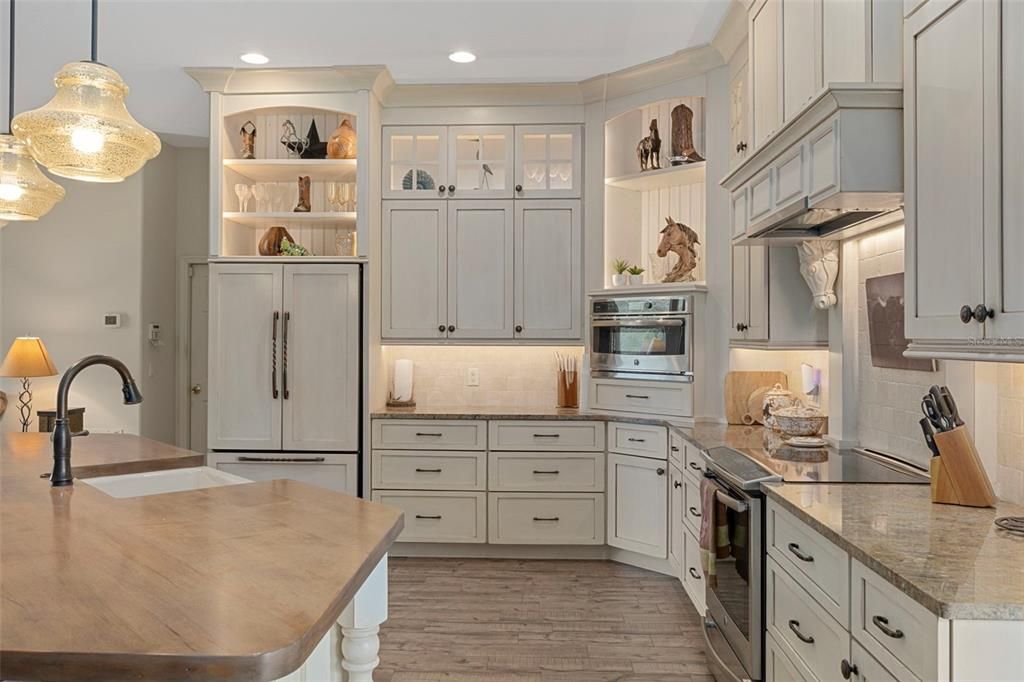 For Sale: $1,100,000 (5 beds, 3 baths, 3744 Square Feet)