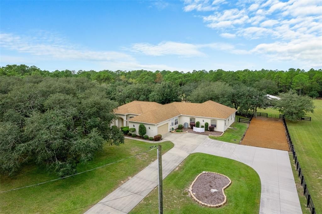 For Sale: $1,100,000 (5 beds, 3 baths, 3744 Square Feet)