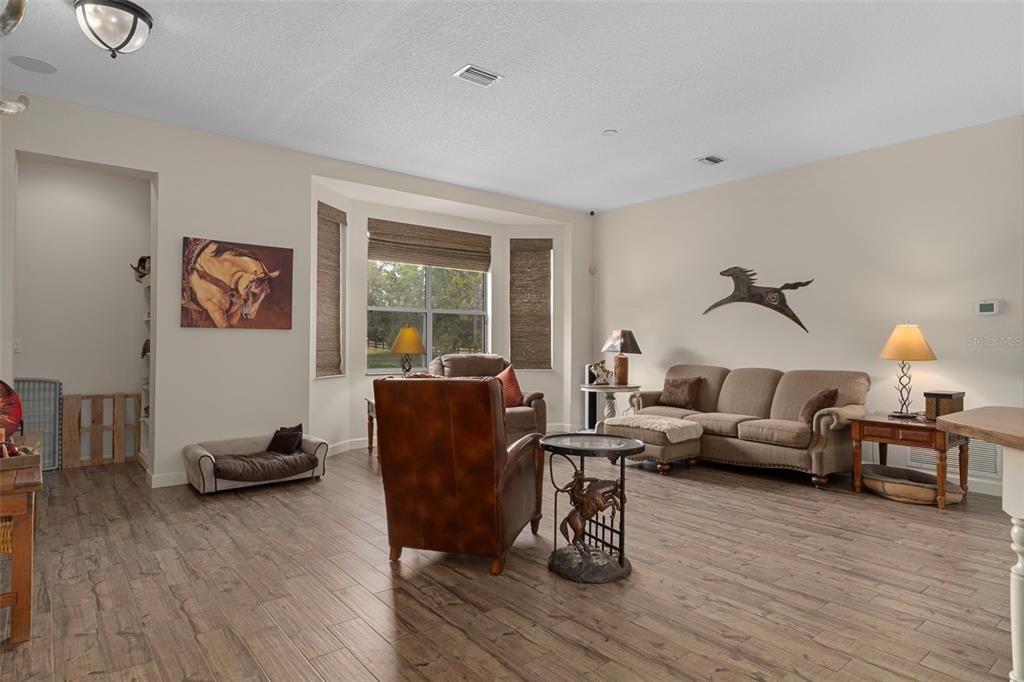 For Sale: $1,100,000 (5 beds, 3 baths, 3744 Square Feet)