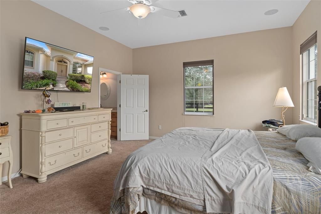 For Sale: $1,100,000 (5 beds, 3 baths, 3744 Square Feet)