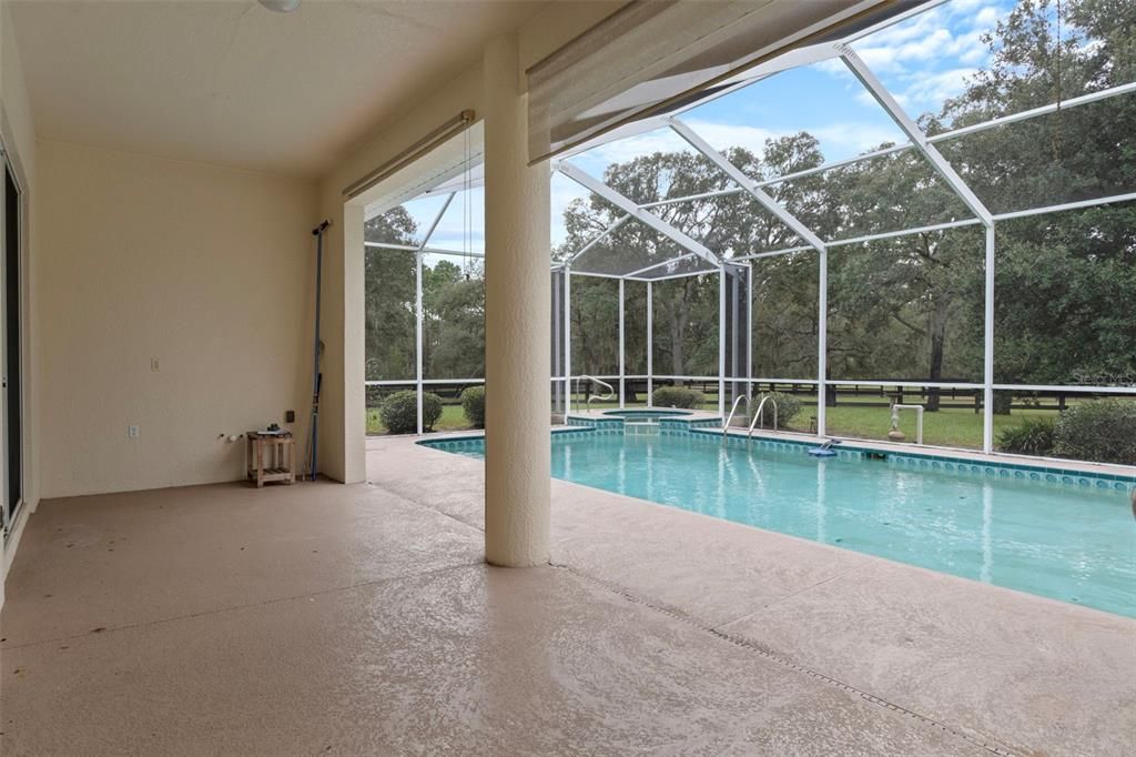 For Sale: $1,100,000 (5 beds, 3 baths, 3744 Square Feet)