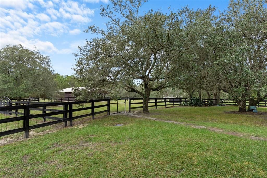 For Sale: $1,100,000 (5 beds, 3 baths, 3744 Square Feet)