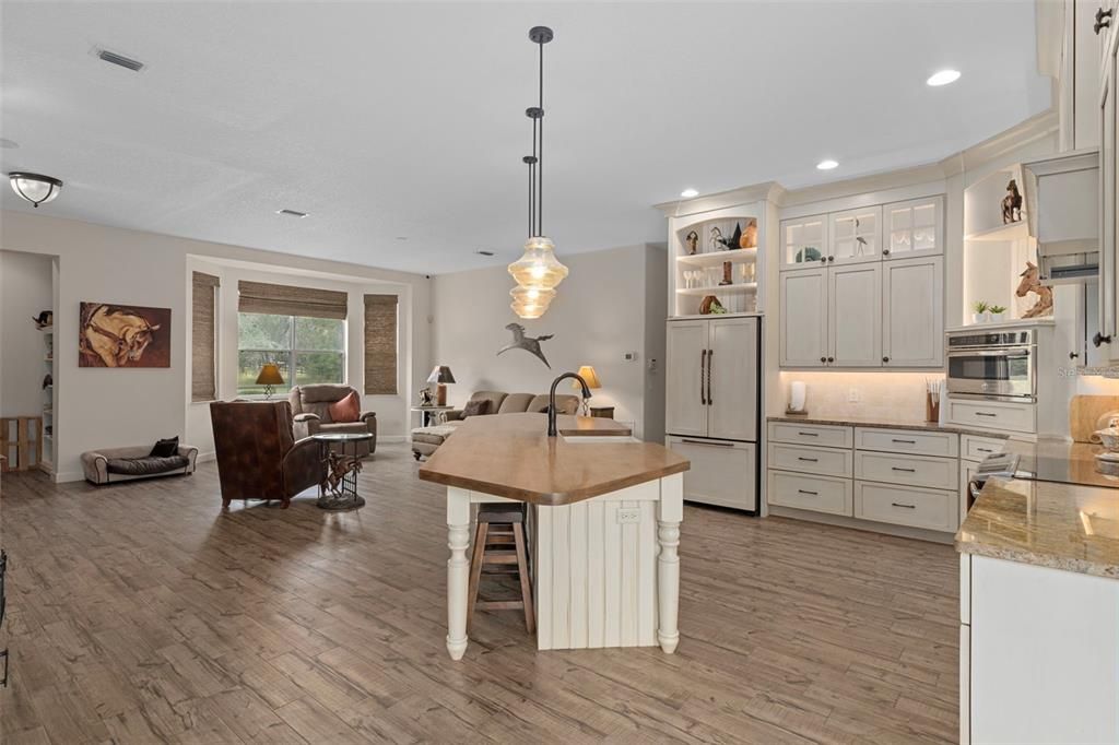 For Sale: $1,100,000 (5 beds, 3 baths, 3744 Square Feet)