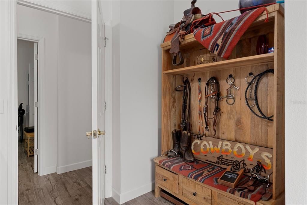 For Sale: $1,100,000 (5 beds, 3 baths, 3744 Square Feet)