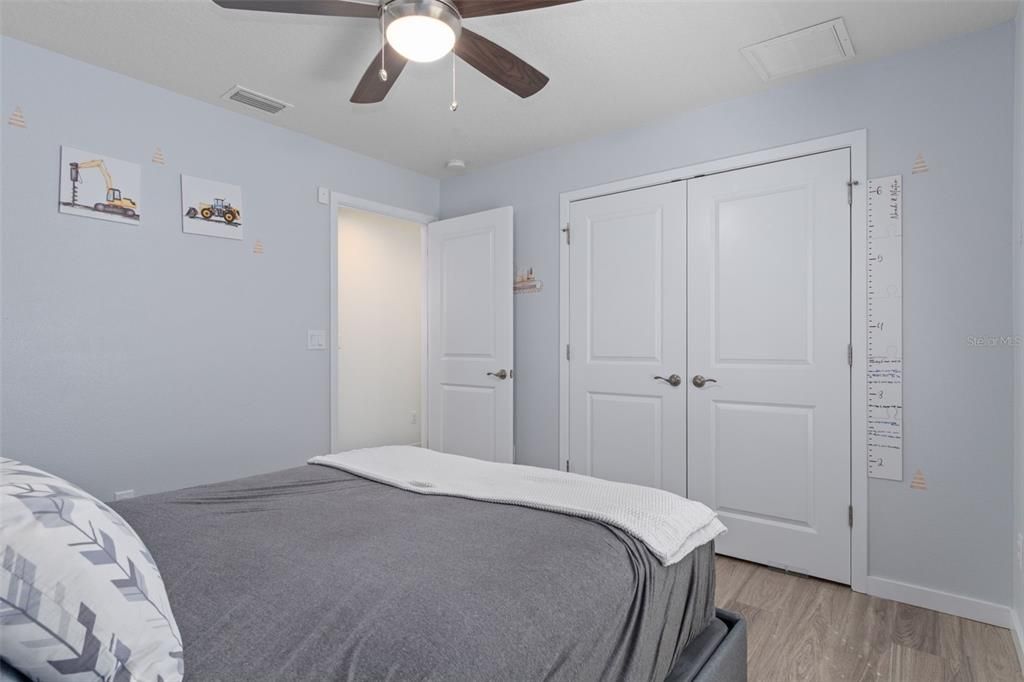 For Sale: $369,900 (4 beds, 2 baths, 1910 Square Feet)