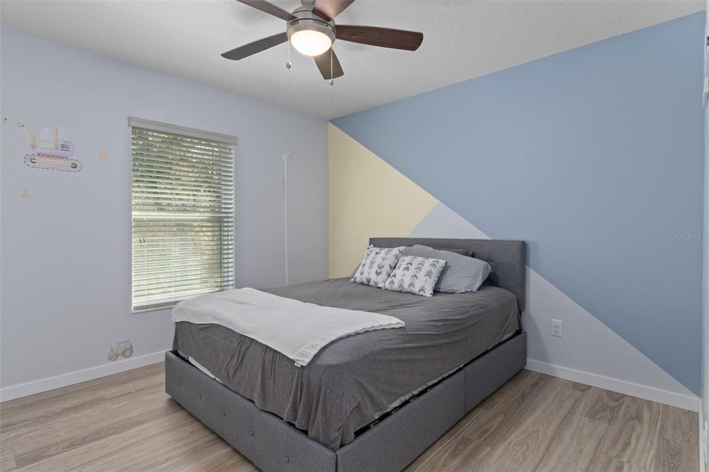 For Sale: $369,900 (4 beds, 2 baths, 1910 Square Feet)