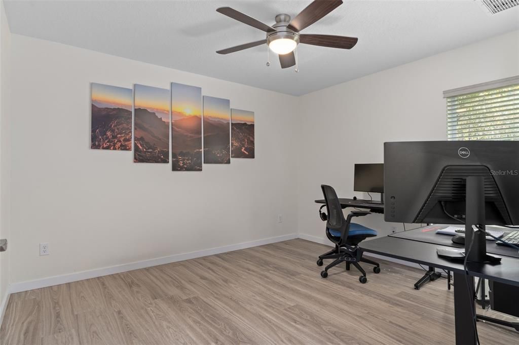 For Sale: $369,900 (4 beds, 2 baths, 1910 Square Feet)