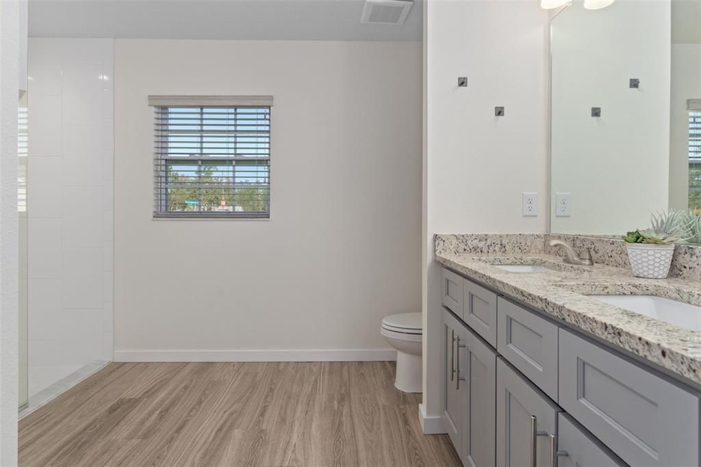 For Sale: $369,900 (4 beds, 2 baths, 1910 Square Feet)