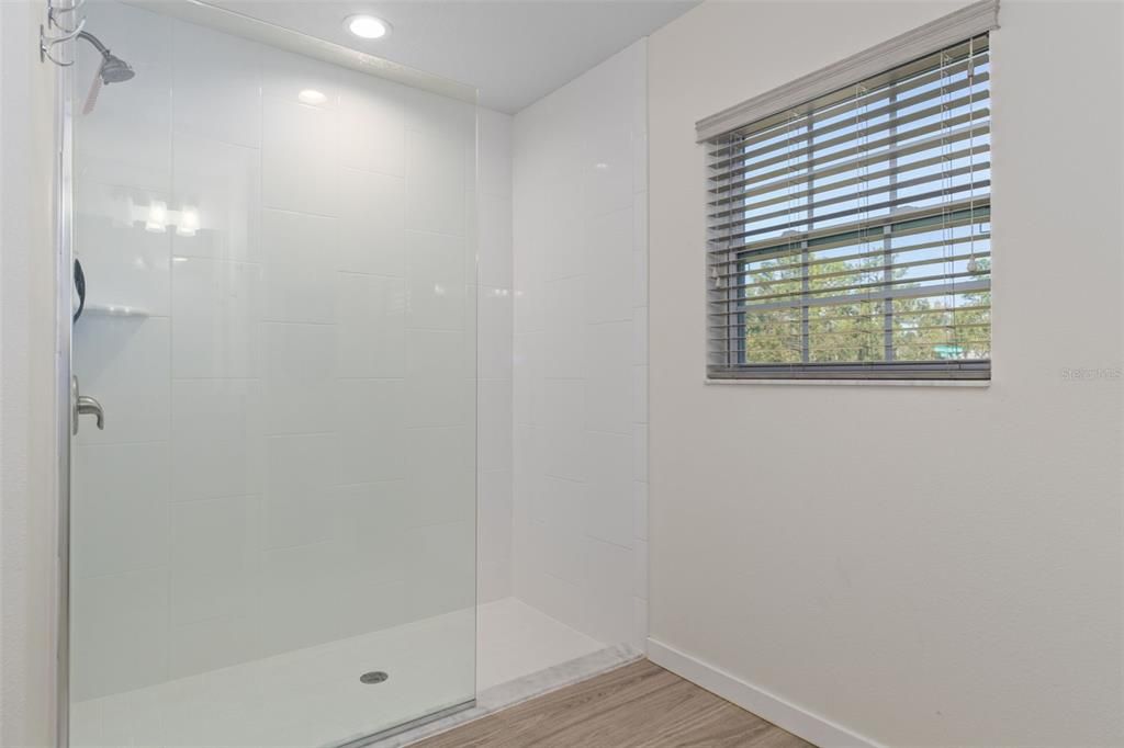 For Sale: $369,900 (4 beds, 2 baths, 1910 Square Feet)