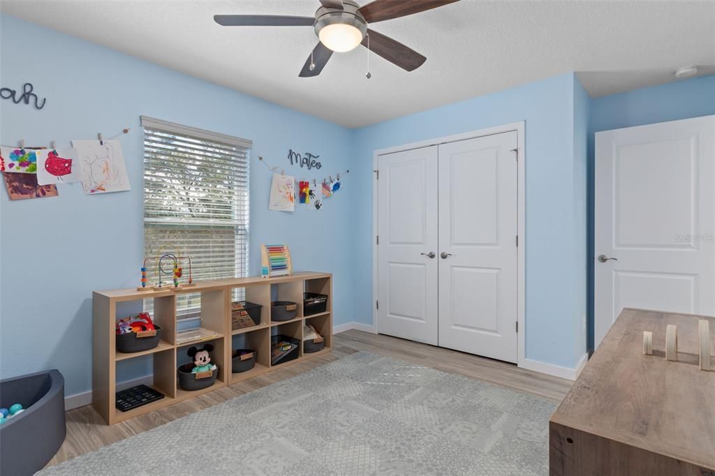 For Sale: $369,900 (4 beds, 2 baths, 1910 Square Feet)