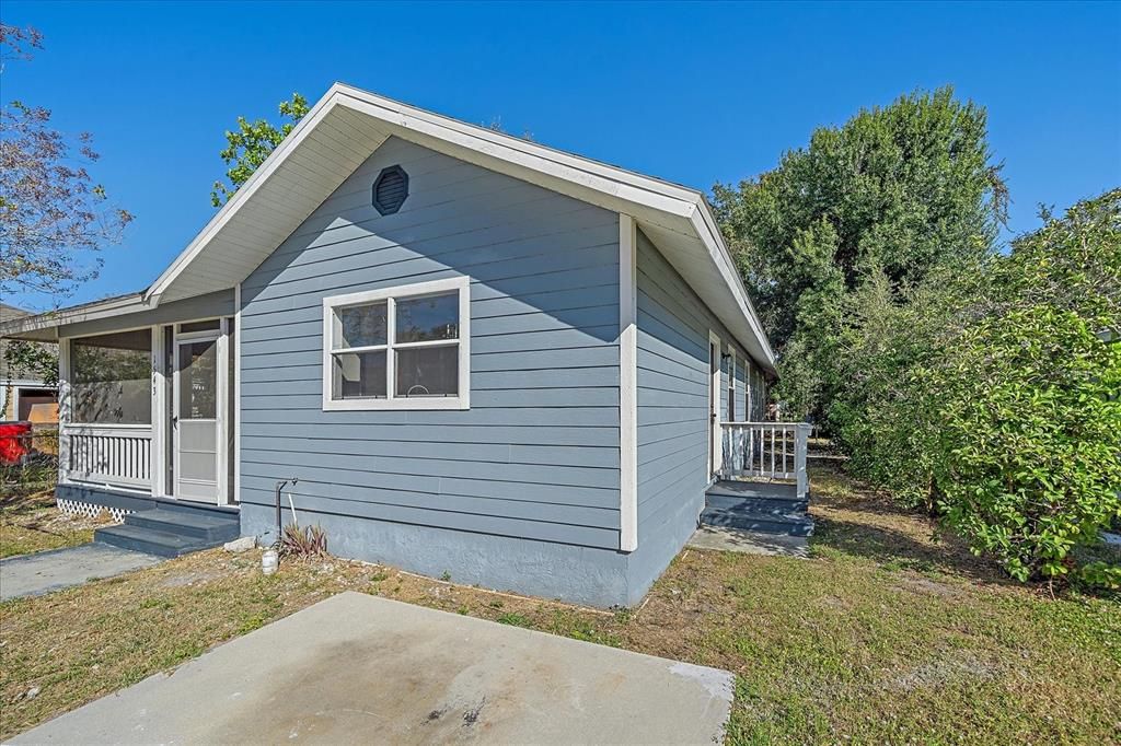 For Sale: $319,000 (4 beds, 2 baths, 1439 Square Feet)