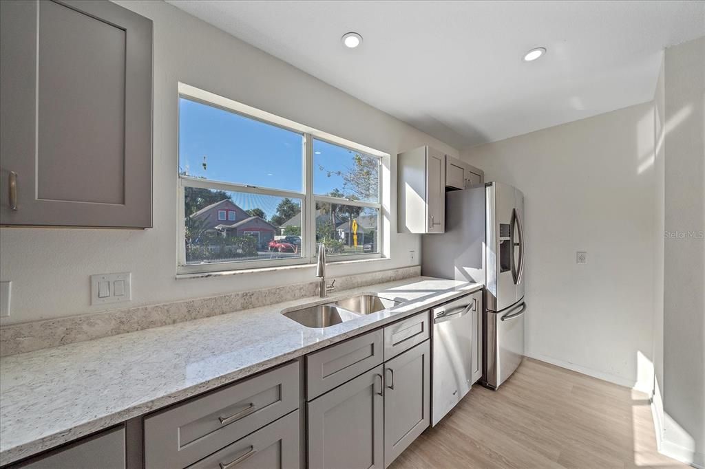 For Sale: $319,000 (4 beds, 2 baths, 1439 Square Feet)