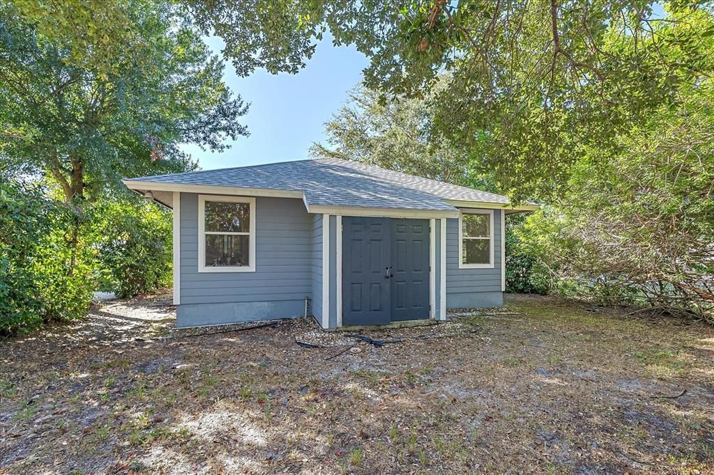 For Sale: $319,000 (4 beds, 2 baths, 1439 Square Feet)