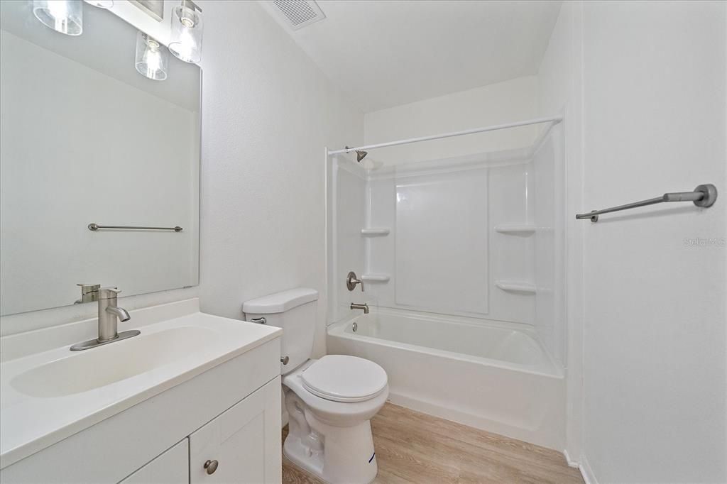 For Sale: $319,000 (4 beds, 2 baths, 1439 Square Feet)