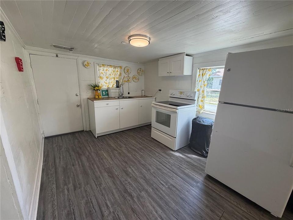 For Sale: $120,000 (3 beds, 1 baths, 500 Square Feet)