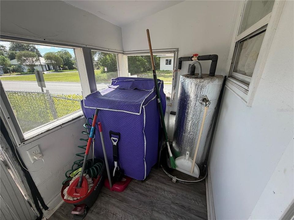 For Sale: $120,000 (3 beds, 1 baths, 500 Square Feet)