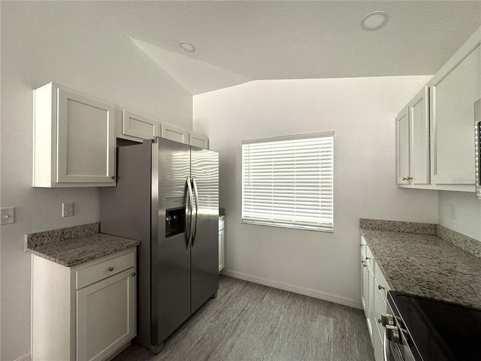 For Rent: $1,700 (3 beds, 2 baths, 1430 Square Feet)