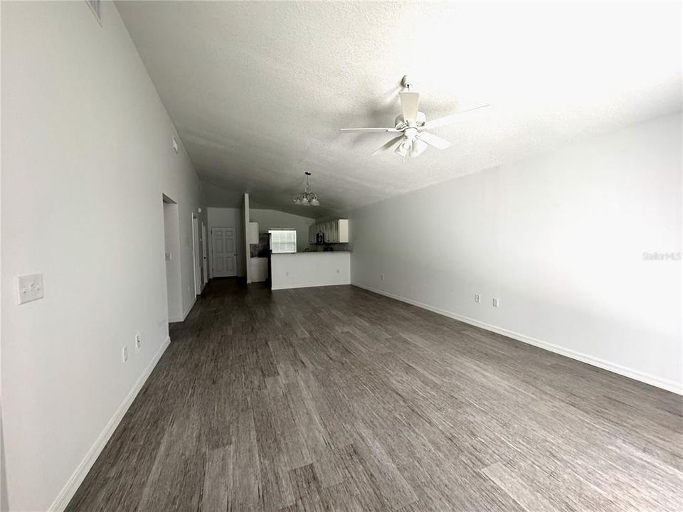 For Rent: $1,700 (3 beds, 2 baths, 1430 Square Feet)