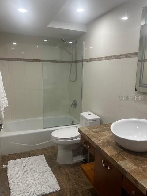 出租: $3,500 (3 贝兹, 2 浴室, 1700 平方英尺)