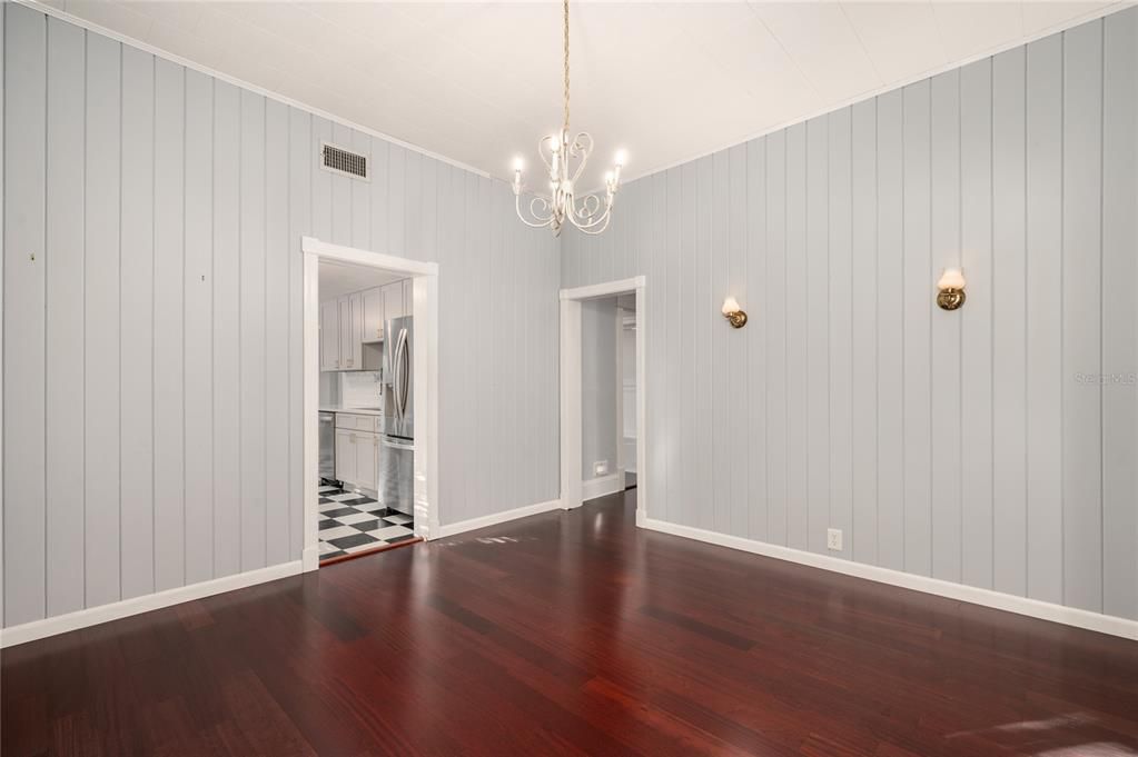 待售: $725,000 (4 贝兹, 2 浴室, 2225 平方英尺)