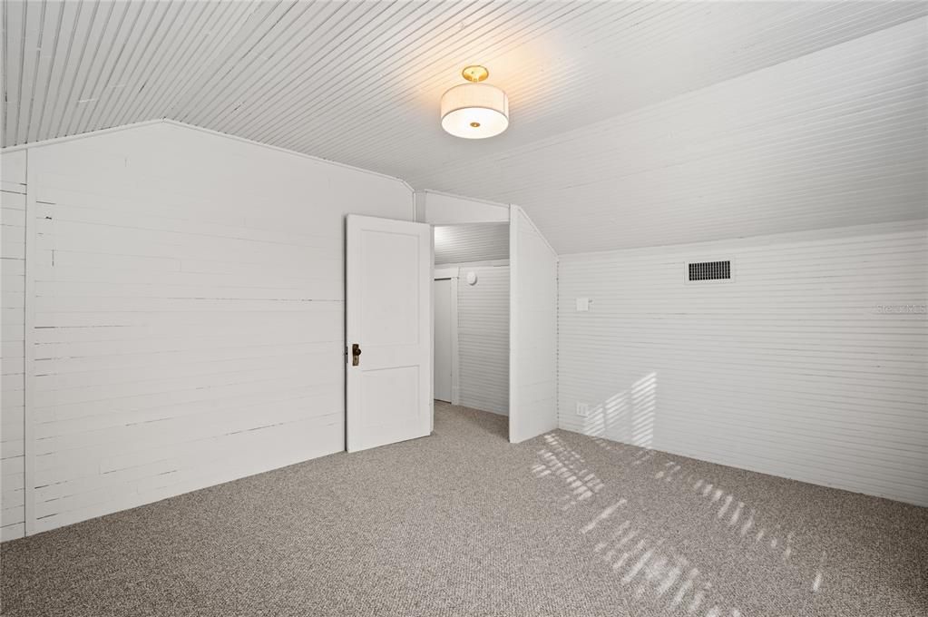 待售: $725,000 (4 贝兹, 2 浴室, 2225 平方英尺)