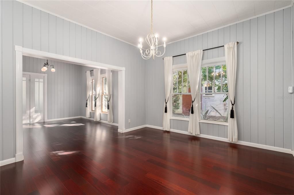 待售: $725,000 (4 贝兹, 2 浴室, 2225 平方英尺)