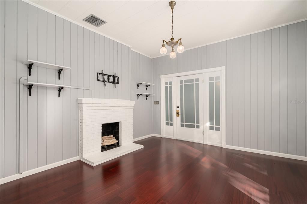 待售: $725,000 (4 贝兹, 2 浴室, 2225 平方英尺)