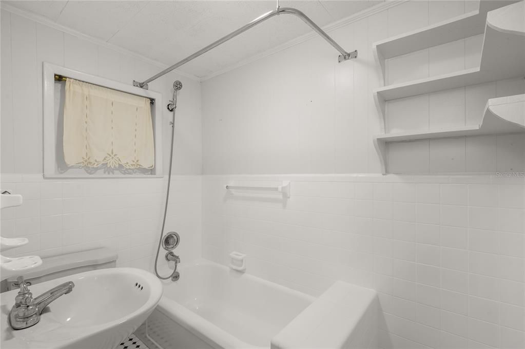 待售: $725,000 (4 贝兹, 2 浴室, 2225 平方英尺)