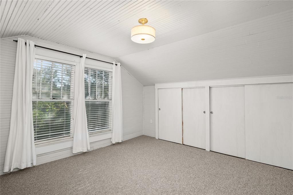 待售: $725,000 (4 贝兹, 2 浴室, 2225 平方英尺)