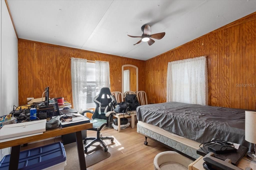 待售: $199,900 (3 贝兹, 2 浴室, 1296 平方英尺)